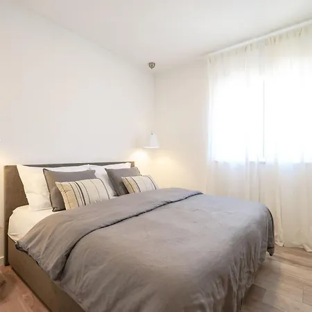 Grota By Interhome Maslenica